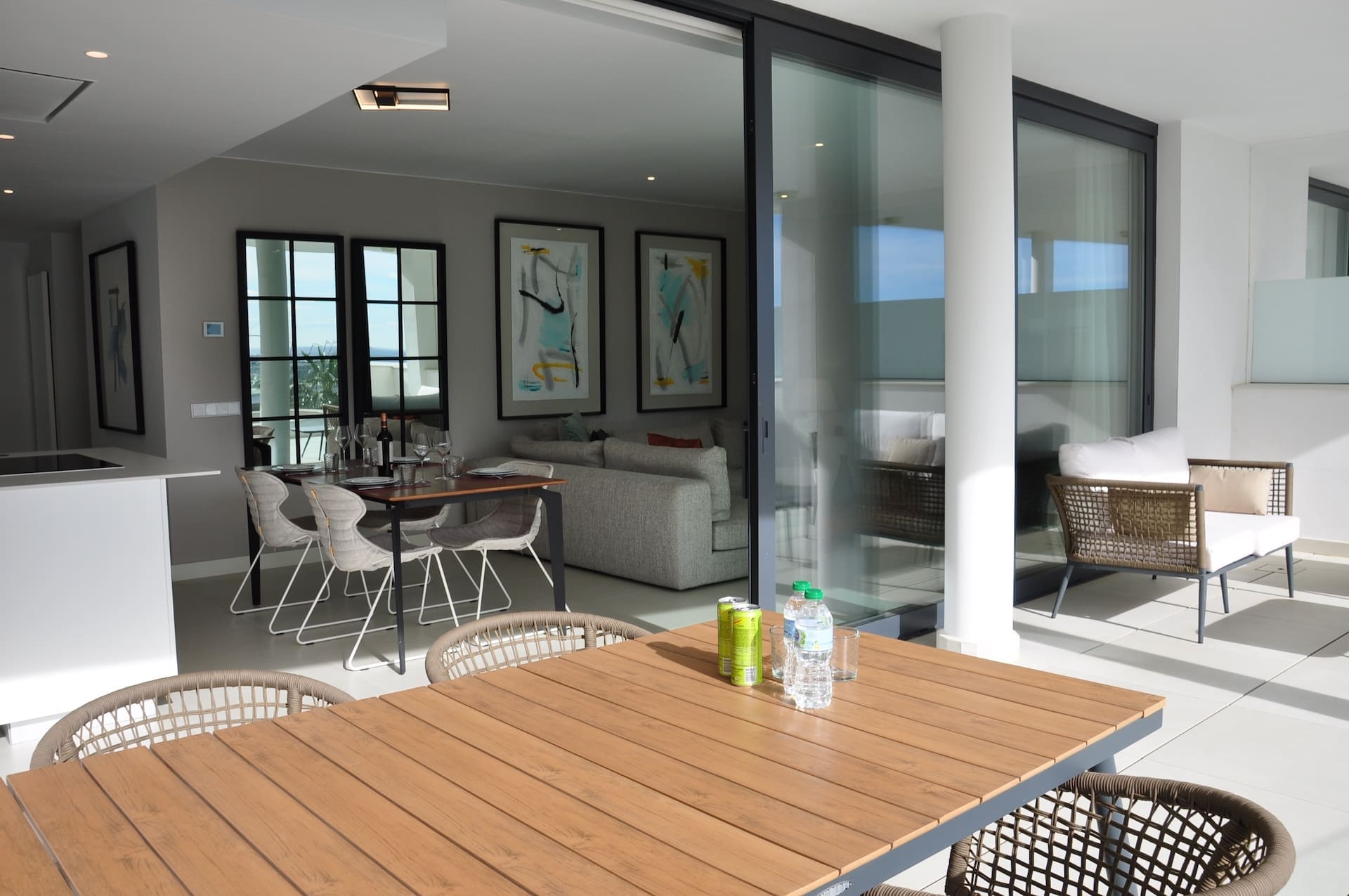 Move-in ready luxury apartment in Higuerón West with sea views and high-end finishes For sale with MDR Luxury Homes 0093 Move-in ready luxury apartment in Higuerón West with sea views and high-end finishes. For sale with MDR Luxury Homes.